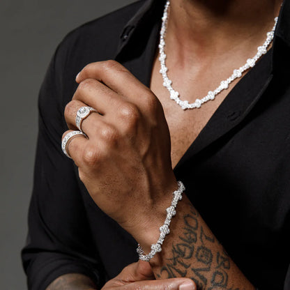 AURÉNE® Iced Clover Bracelet — VVS Moissanite